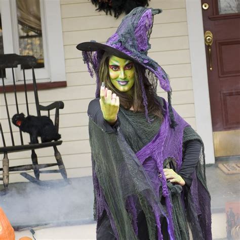 Tips for Making Your Own Tipsy Elvea Witch Costume